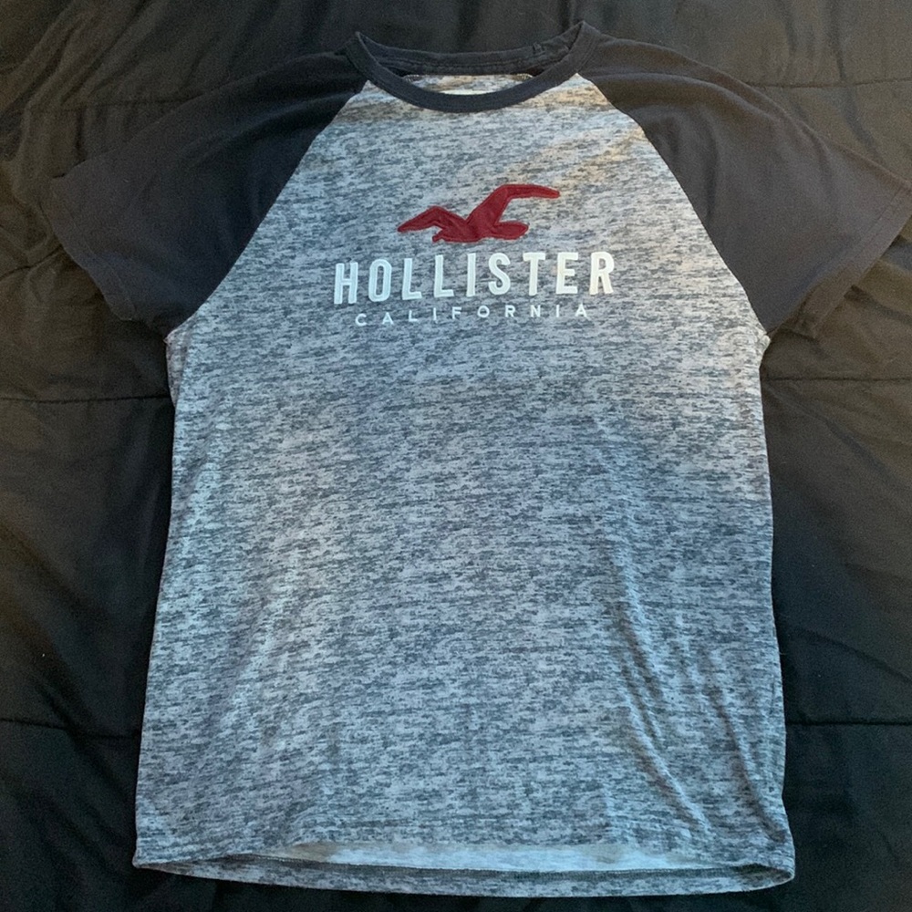 Men’s Hollister shirt size Large